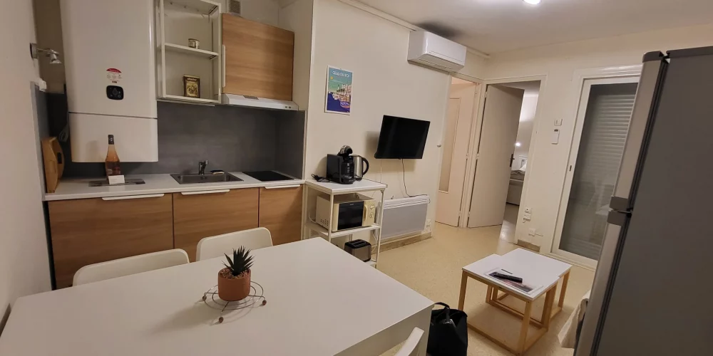 44cc_e93bb83e-dbbb-415f-a1af-3a36d1e6bf9c